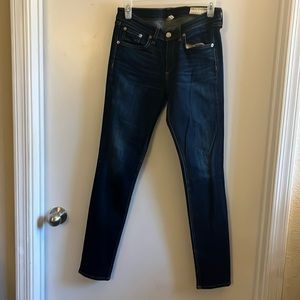 Women’s skinny jeans